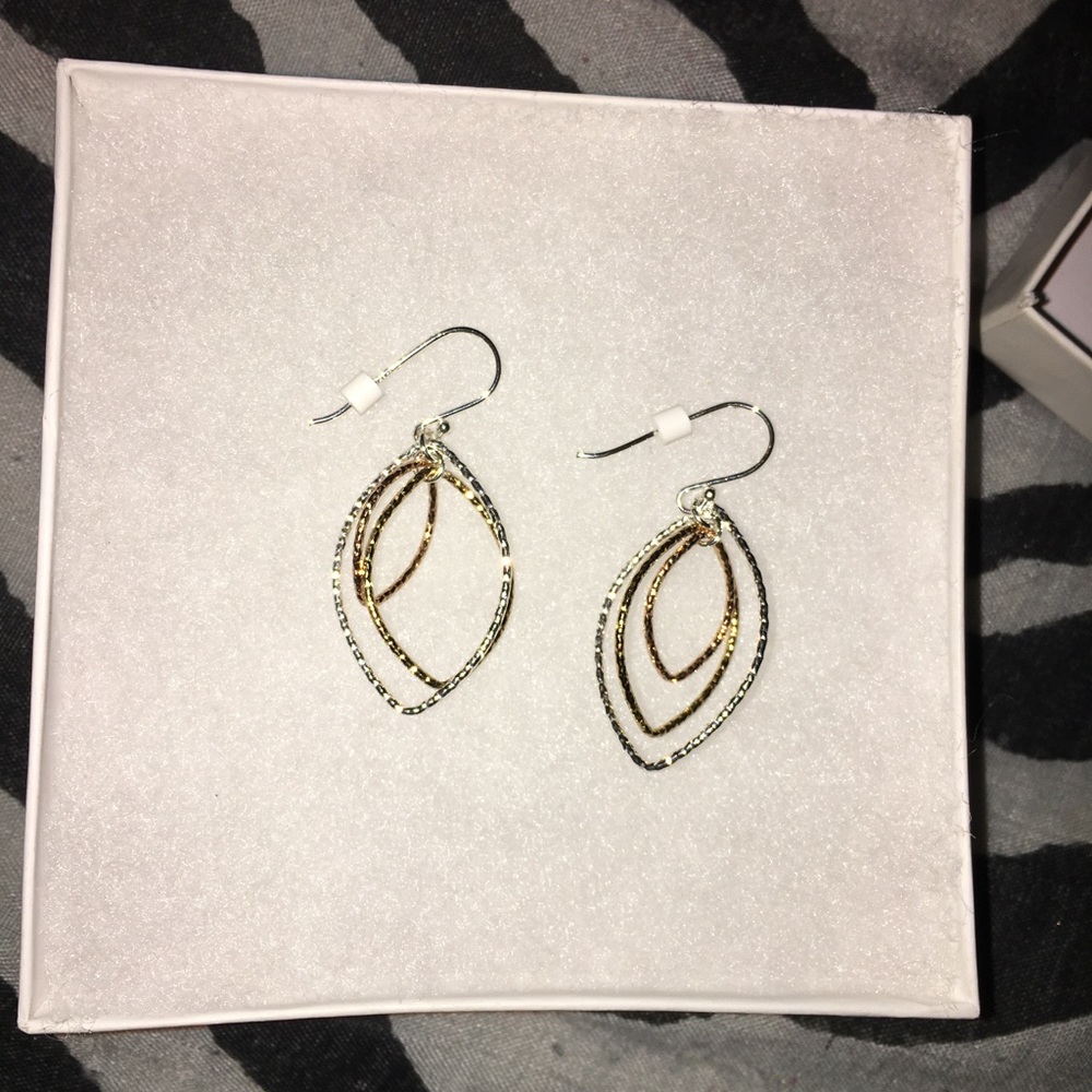 Women’s 14k gold earrings